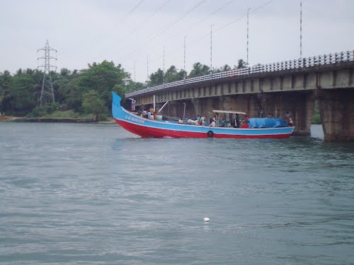 trichur boating,houseboat tourism,kerala tourism,,guruvayur temple,guruvayur4u